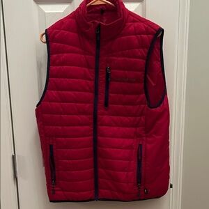 Vineyard  Vines Red Quilted Vest with navy Trim